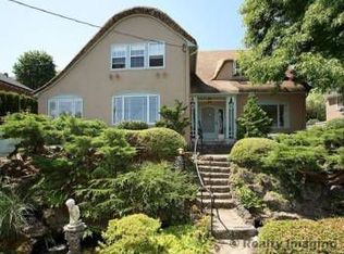 2855 NW Cumberland Rd, Portland, OR 97210