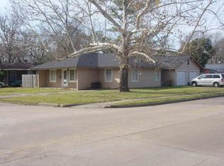 829 Higgins St, Angleton, TX 77515