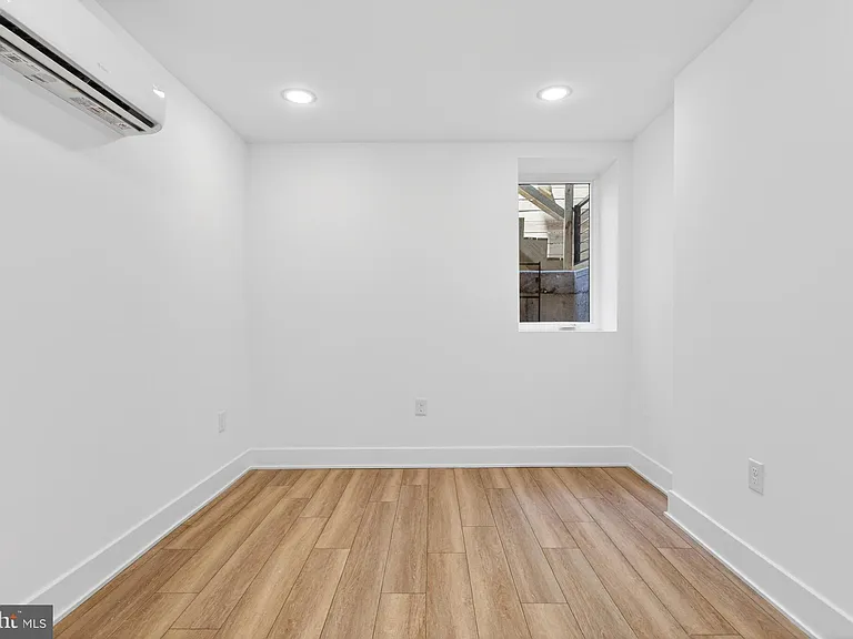 5121 Malcolm St #A — Photo 11