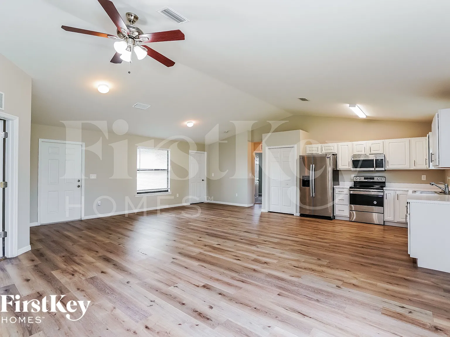 4 bed, 2.0 bath, 1565 sqft, $1,700 — Photo 3