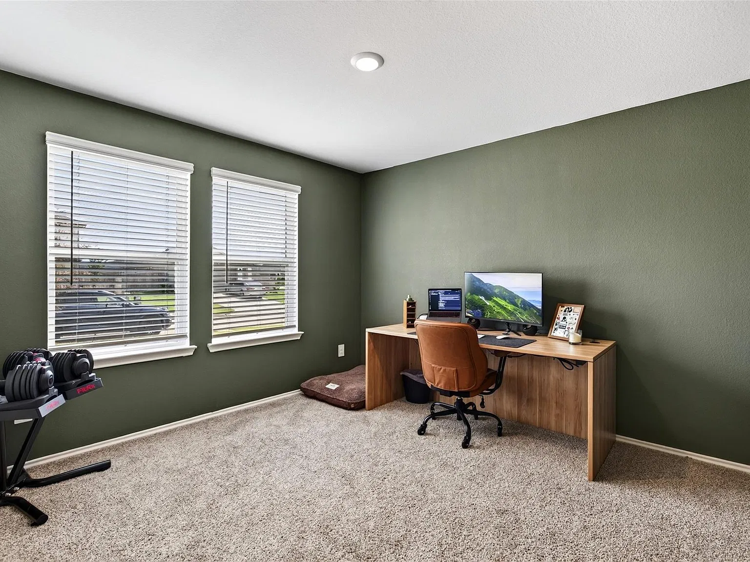4 bed, 2.0 bath, 1803 sqft, $2,350 — Photo 4