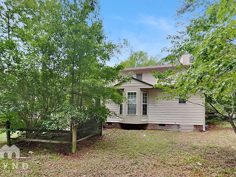 220 Glaive Dr — Photo 24