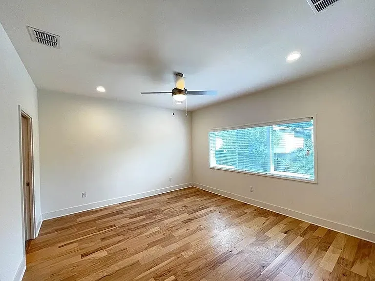 2101 Montopolis Dr #20 — Photo 18
