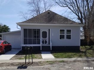 812 W Monroe St, Pawnee, IL 62558