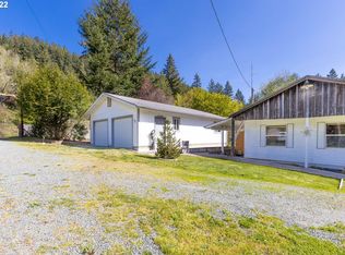 19088 Highway 42, Myrtle point, OR 97458