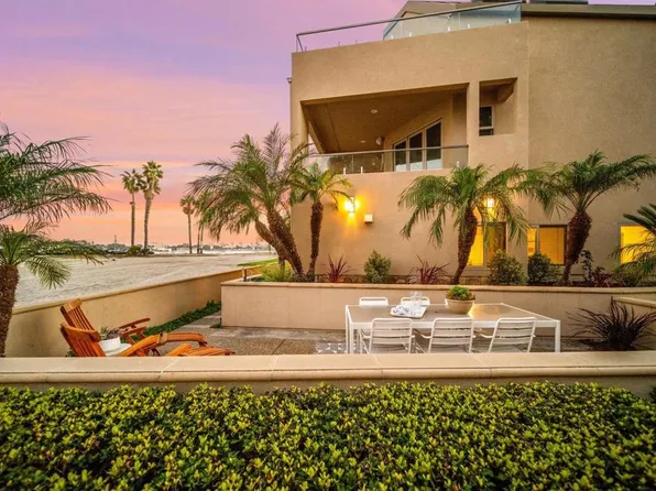 3526 Bayside Walk #1, San Diego, CA 92109