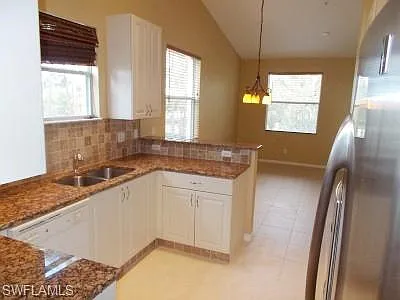 2 bed, 2.5 bath, 2104 sqft, $2,800 — Photo 4