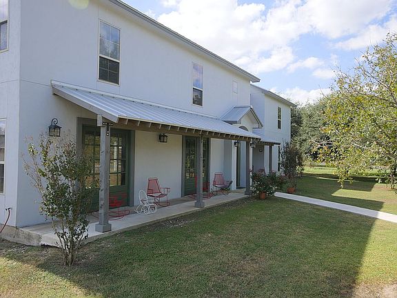 4th image of 219 County Road 579
