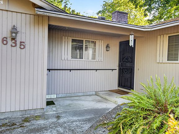 3rd image of 635 NW 8th Pl
