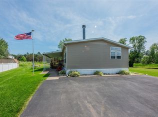 900 Cobblestone Ct, Holley, NY 14470