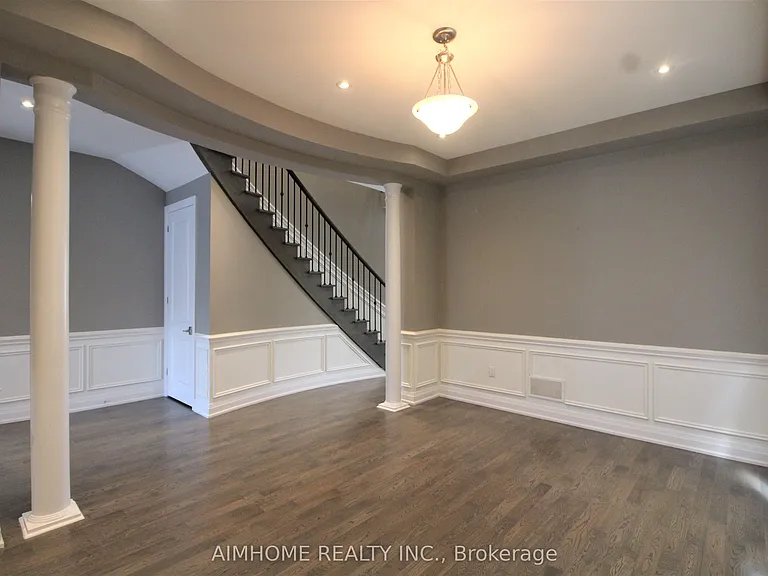 151 Bridgepointe Ct — Photo 10