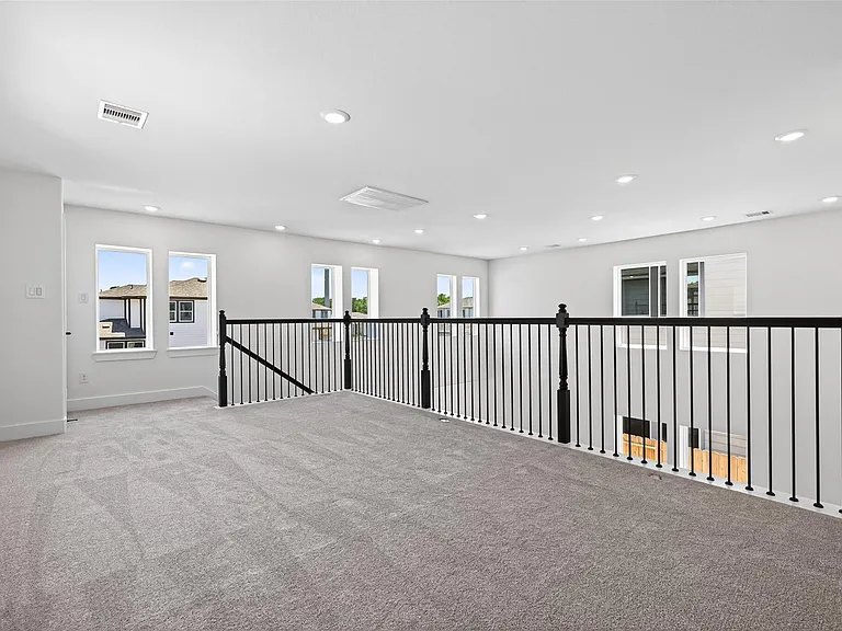702 Sonfield Dr — Photo 39