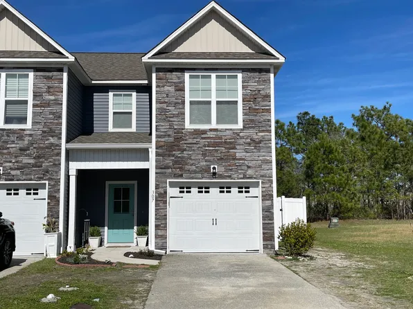 307 S Stingray Ln, Sneads Ferry, NC 28460