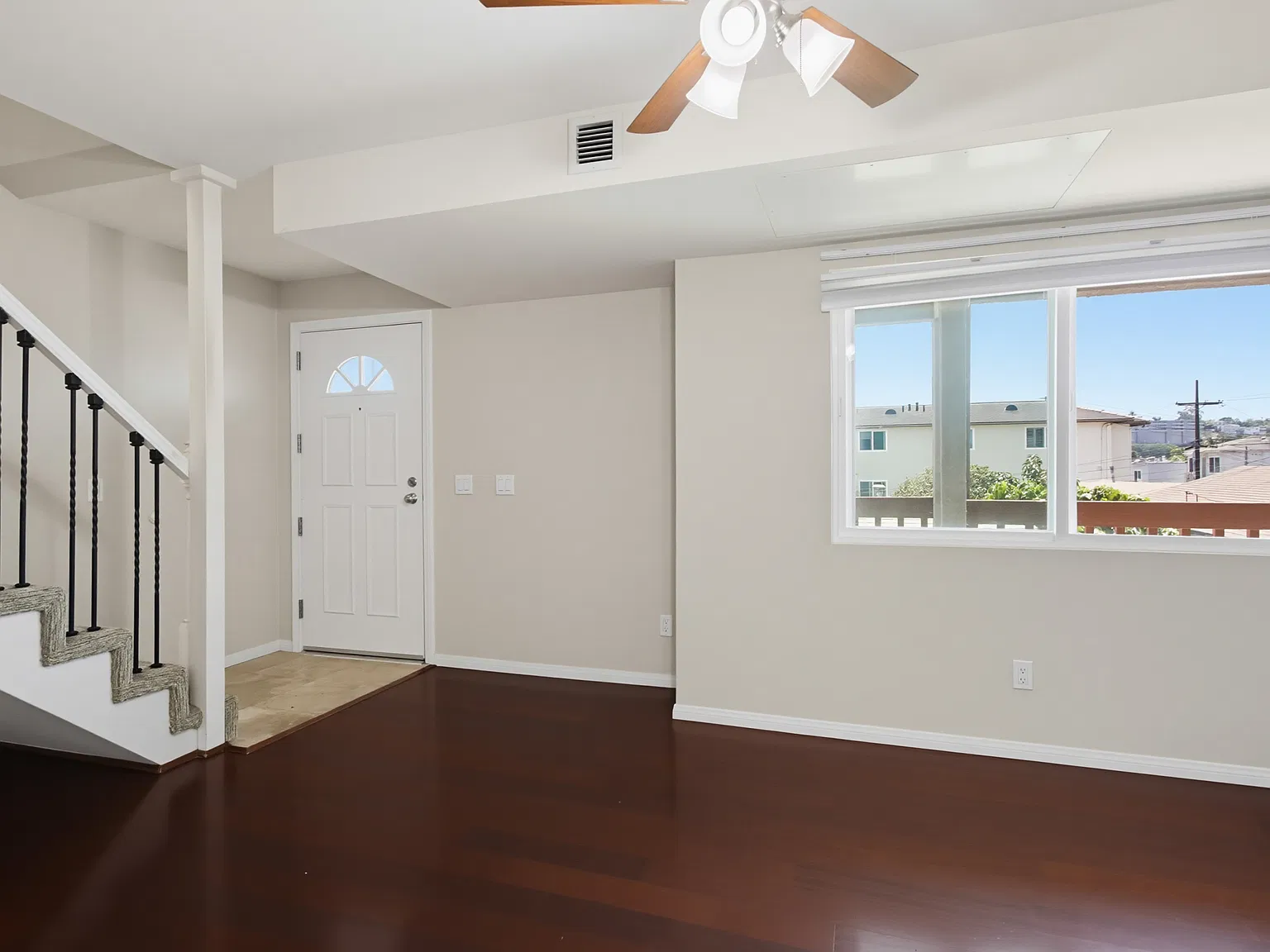 2 bed, 954 sqft, $3,200 — Photo 4