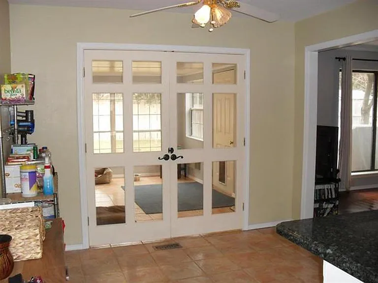 4107 Country Club Dr — Photo 7