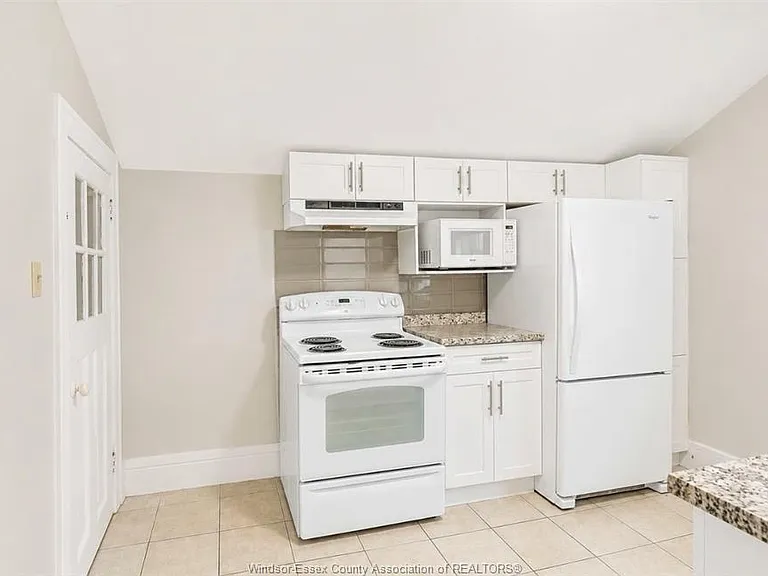 2177 Dougall Ave #UPPER — Photo 5