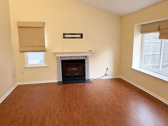4th image of 308 Shires Way
