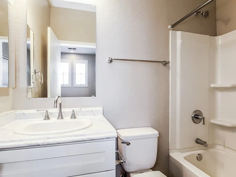 3218 W Glendale Ave #37 — Photo 15