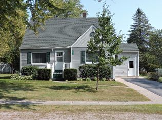 215 Arthur St, Pinconning, MI 48650
