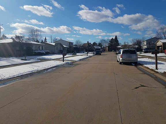 5th image of 19806 Towner Dr