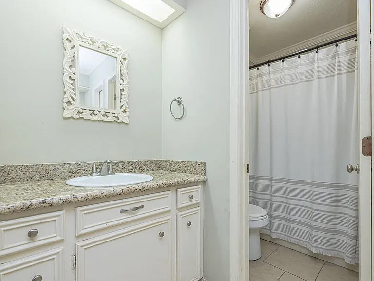 111 Squirrel Hill Dr — Photo 5