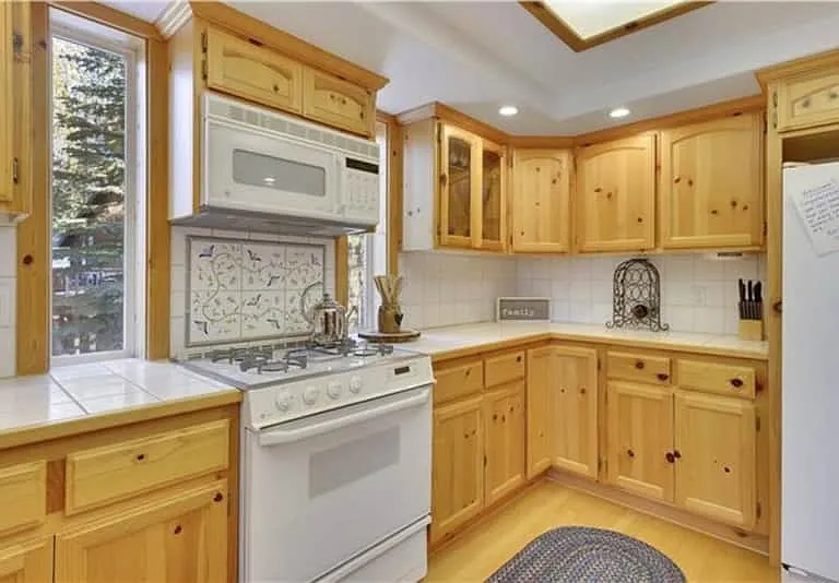 15225 Swiss Ln — Photo 13