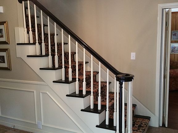 stairs to master suite