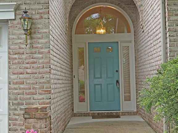 3rd image of 10 Ambler Ln