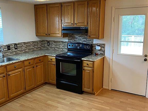 5th image of 912 Blue Jay Dr