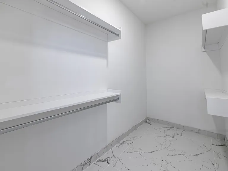 3010 NE 1st Pl — Photo 33