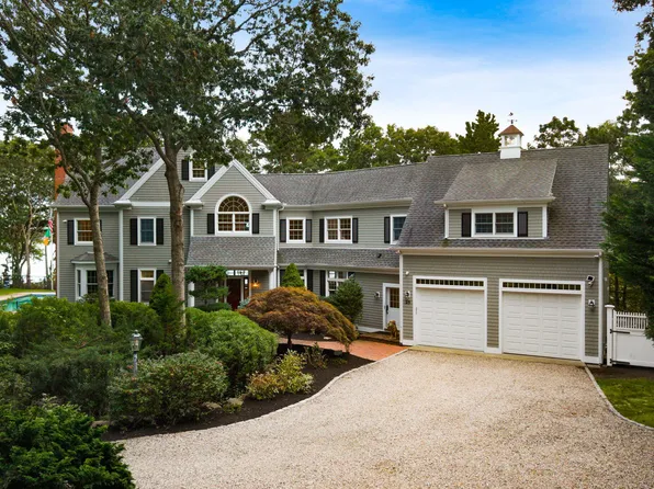 25 Duck Blind Road, Waquoit, MA 02536