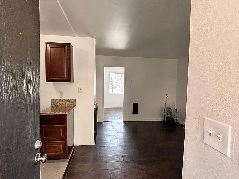 20954 Bryant St #17A — Photo 7