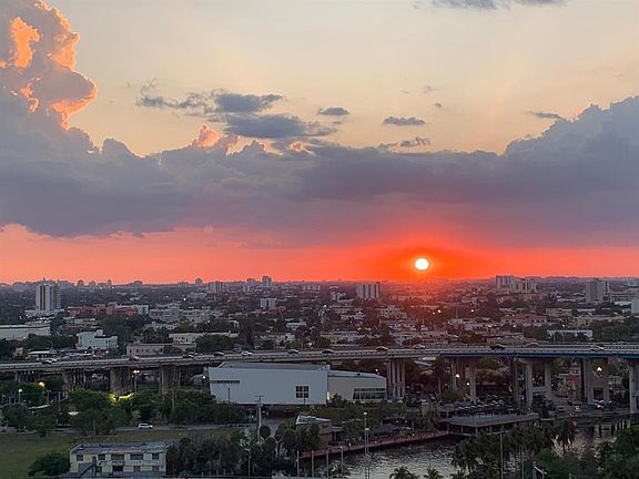 2nd image of 92 SW 3rd St #1807