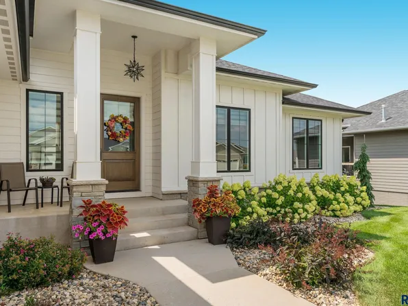 2705 S Snow Mass Ave, Sioux Falls, SD 57110