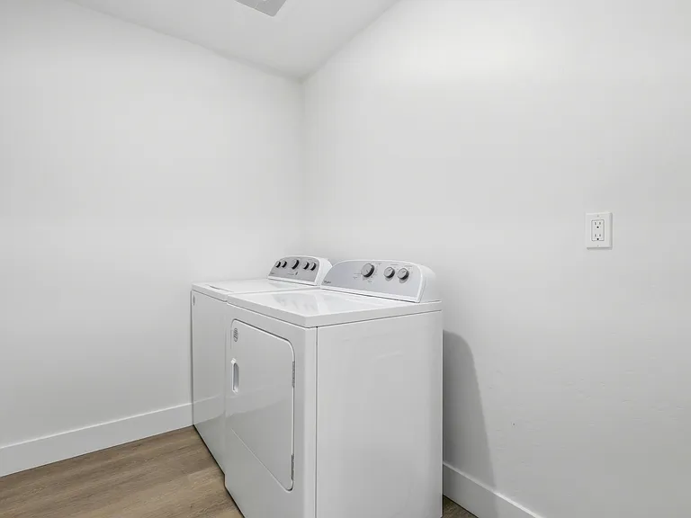 West Vine Townhomes — Photo 21