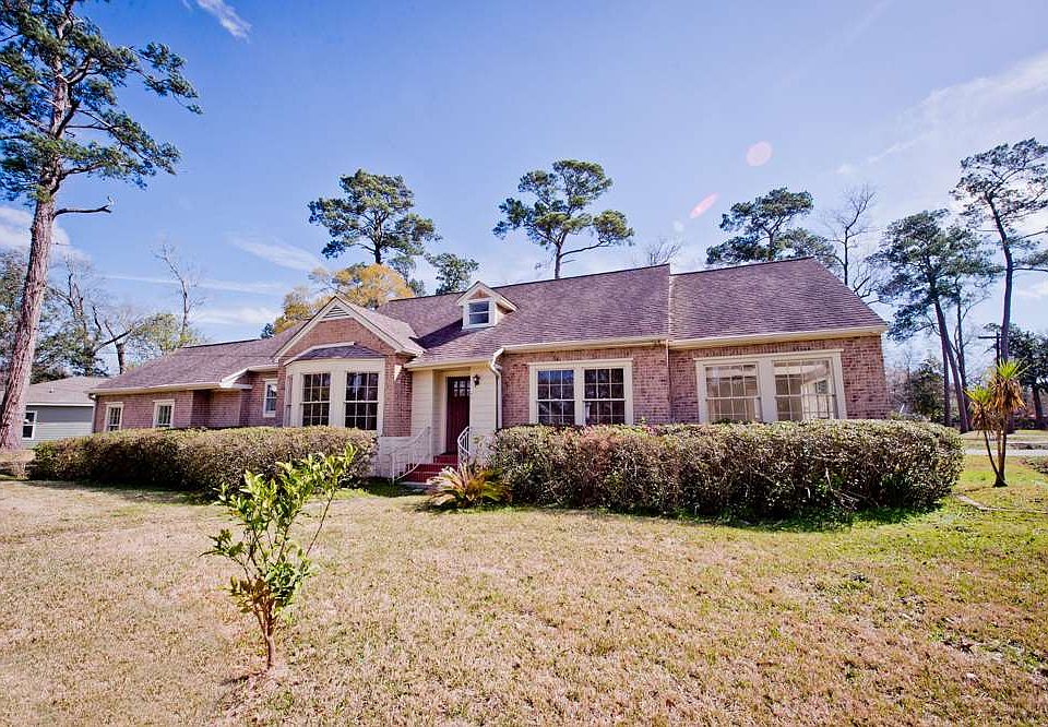 1st image of 1720 Central Dr