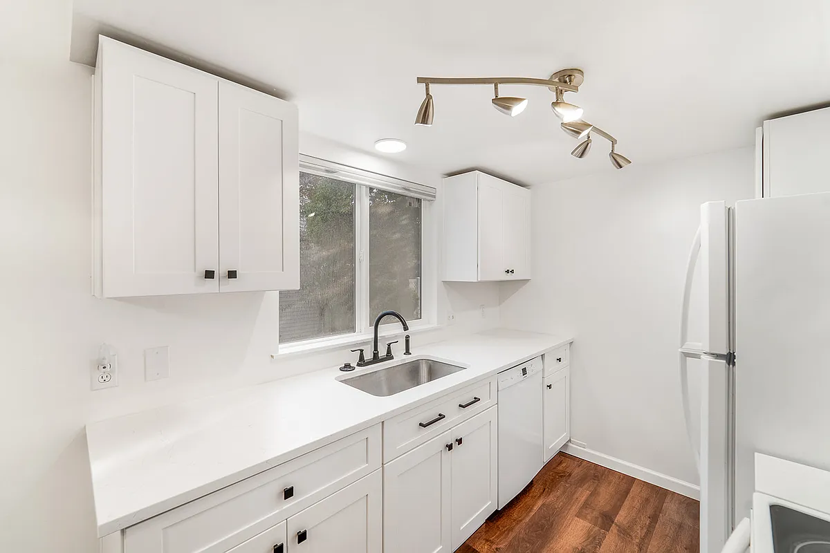 Building Photo - 3914 S Regal St #101