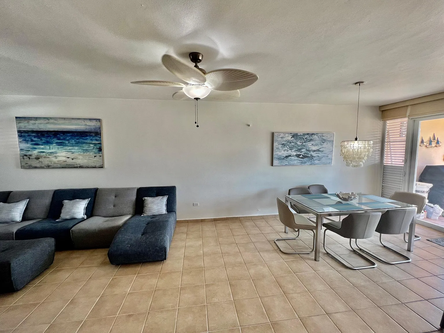 3 bed, 2.5 bath, 1638 sqft, $2,695 — Photo 2