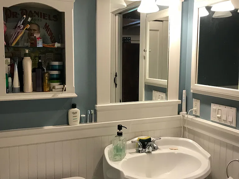 225 Cathedral Dr — Photo 25