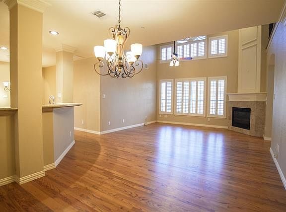 2nd image of 460 Lacebark Dr