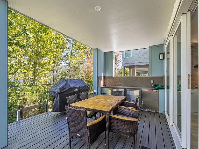 Landry Cres — Photo 47