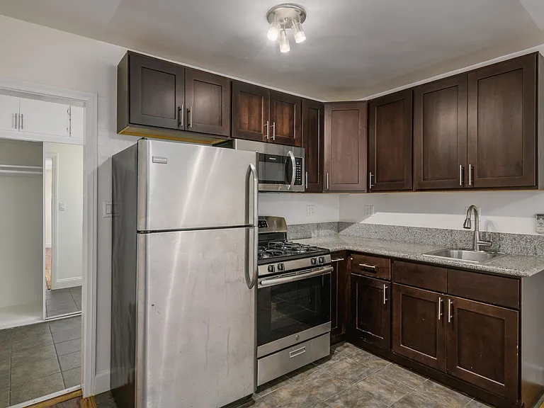 6871 Franklin Ave - Hollywood Cozmo — Photo 3