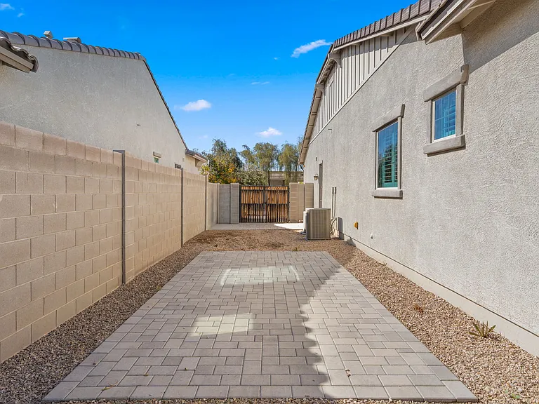 2083 S Emerson St — Photo 4