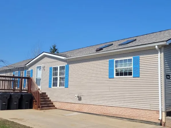 2524 Shakespeare Ln, Northville, MI 48167