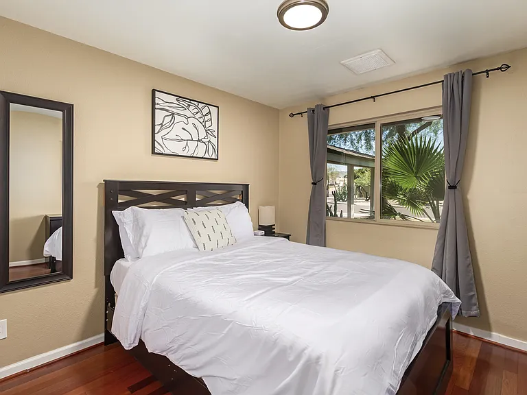 3142 E Altadena Ave — Photo 13