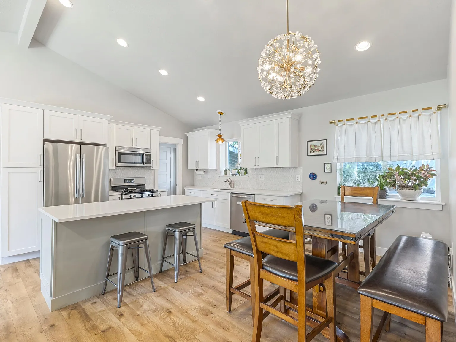 1 bed, 592 sqft, $900 — Photo 1