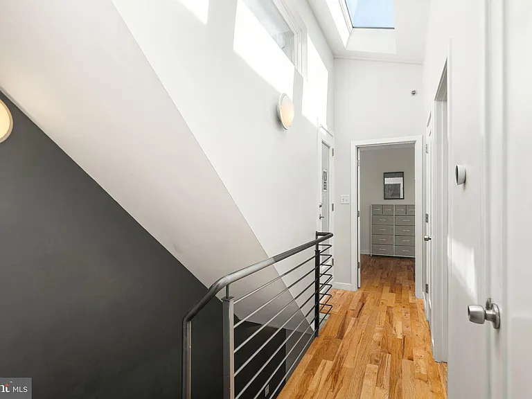 842 N Leithgow St — Photo 16