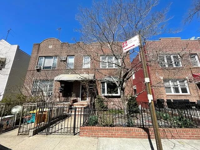 1st image of 2458 26th St