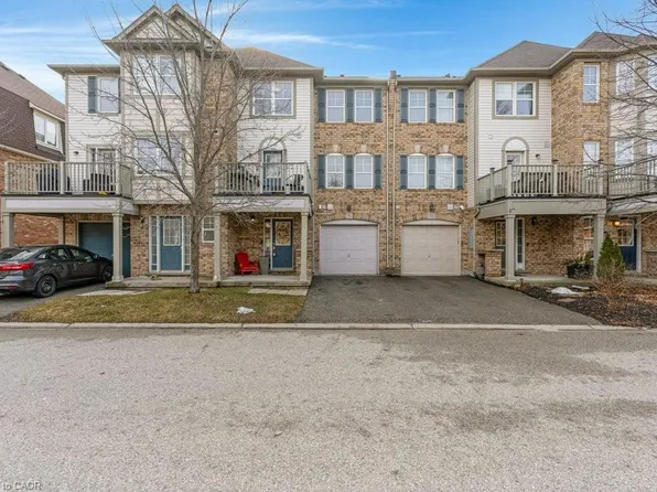 71 Garth Massey Dr #71, Cambridge, ON N1T 2G8