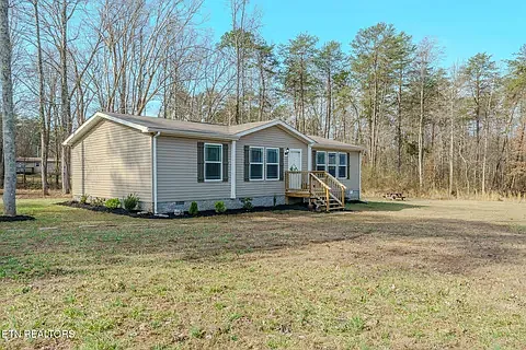 3 bed, 1323 sqft, $2,100 — Photo 4
